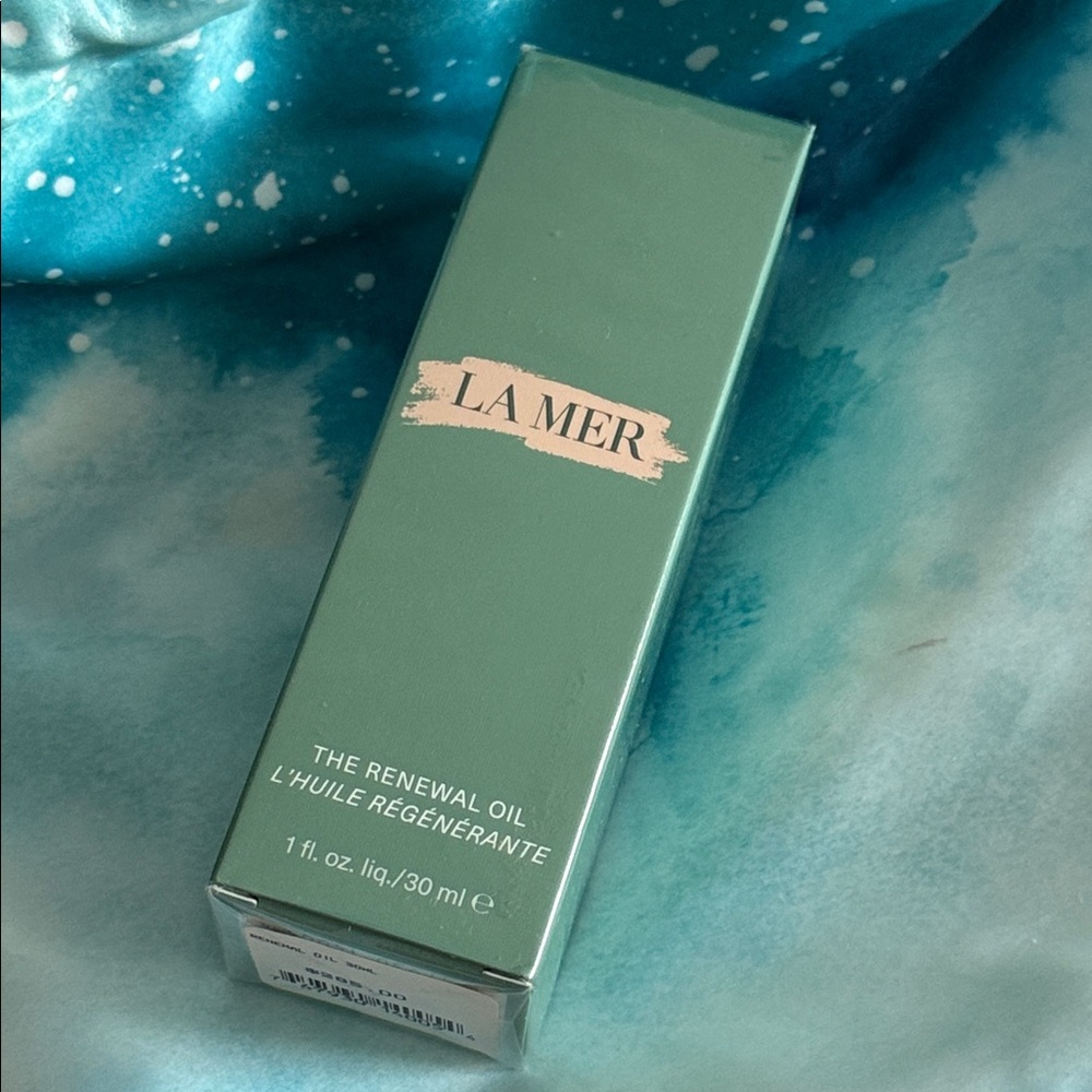 La Mer Renewal Oil in Elegant Teal Packaging